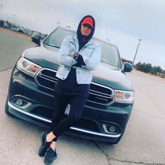 Meet your Posher, Kevin - Picture 2 of 3